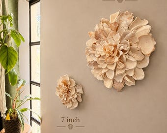 Decoración de pared con flores de conchas / Arte de conchas de Sanibel / Adorno de pared bohemio costero / Regalo para casa de playa / 28 cm