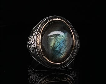 Labradorite Men’s Ring, Statement Gemstone Ring, 925k Antique Silver Jewelry, Handcrafted, Bohemian Ring, Engraved Design High Quality Ring