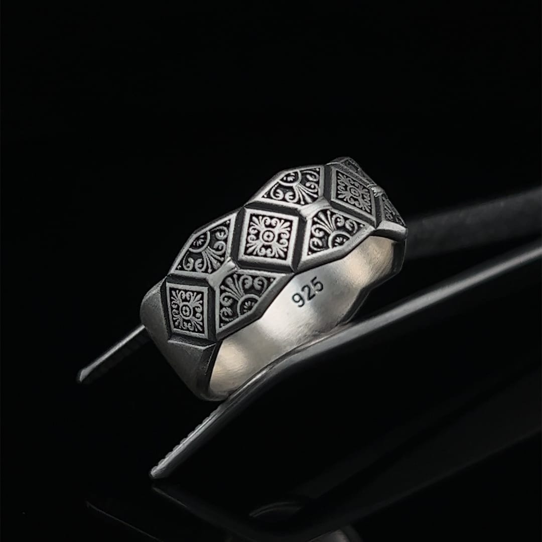 Vintage Patterns Wedding Band, Sterling Silver Ring, Engraved 9,5mm ...