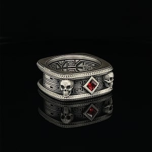 Schädel Granat Edelstein-Ring, Schädel-Punk-Ring, Schädel-Schmuck, Sterling Silber Ring, cooler Ring für Männer, Schädel Siegelring, Statement-Ring