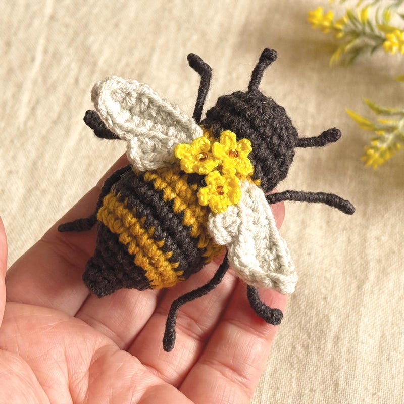 Small Bug Crochet Pattern Bee Charms Crochet - Etsy