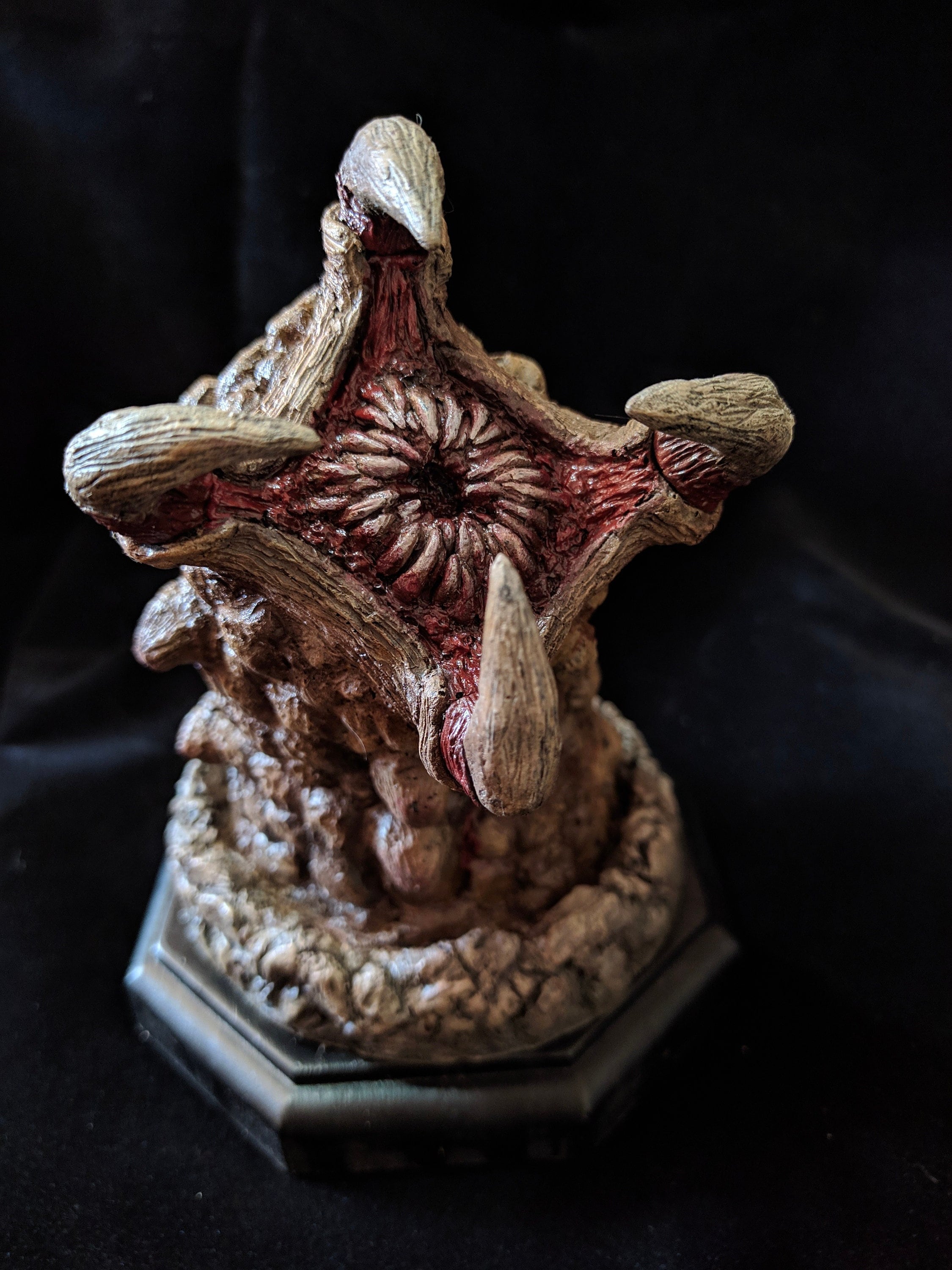 Resident Evil 3 Grave Digger. Worm. Digger Figure Statue Sculpture Kit  Resin -  Finland
