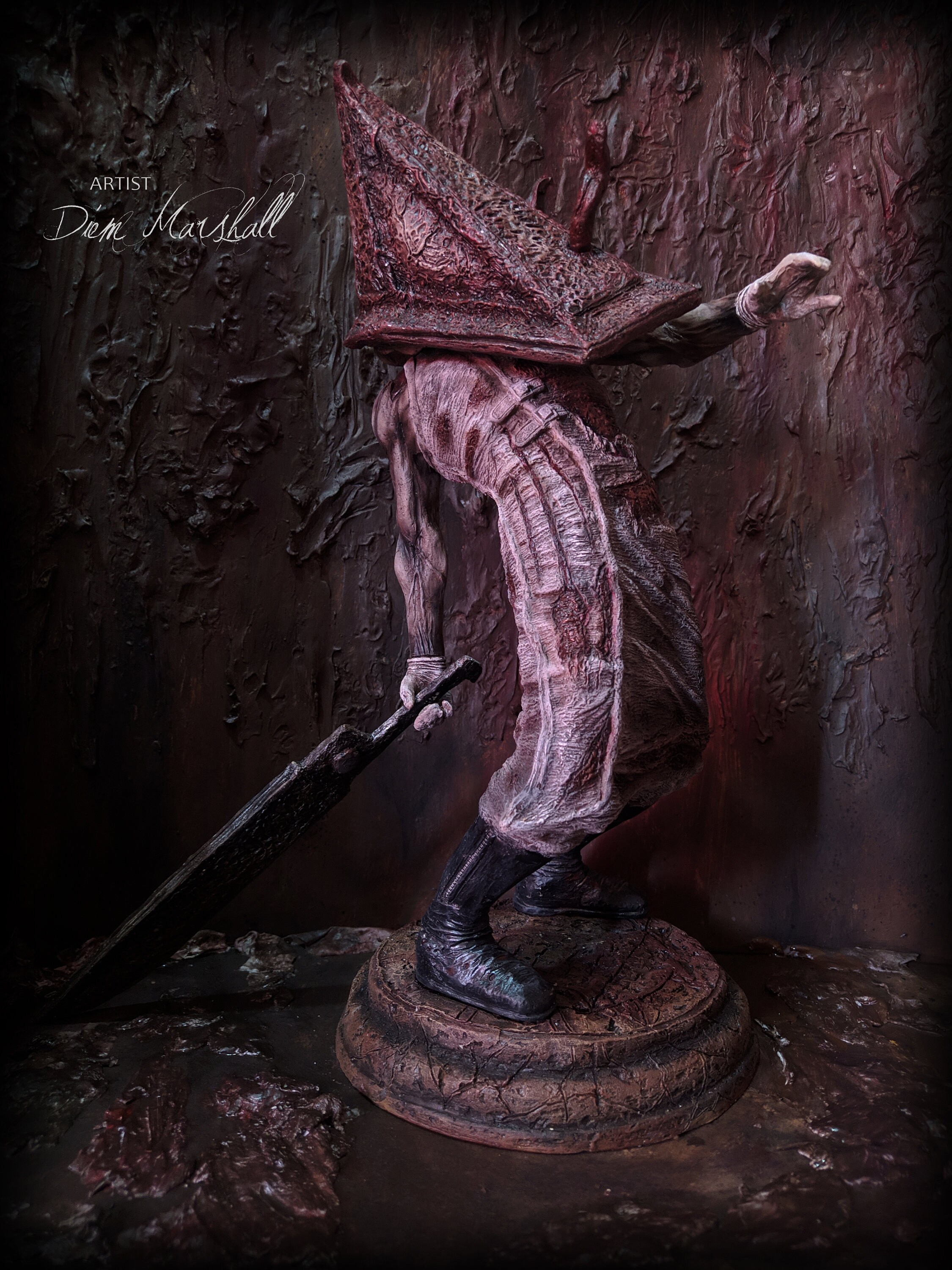 Silent Hill Red Pyramid Head Thing 1:6 Scale Statue