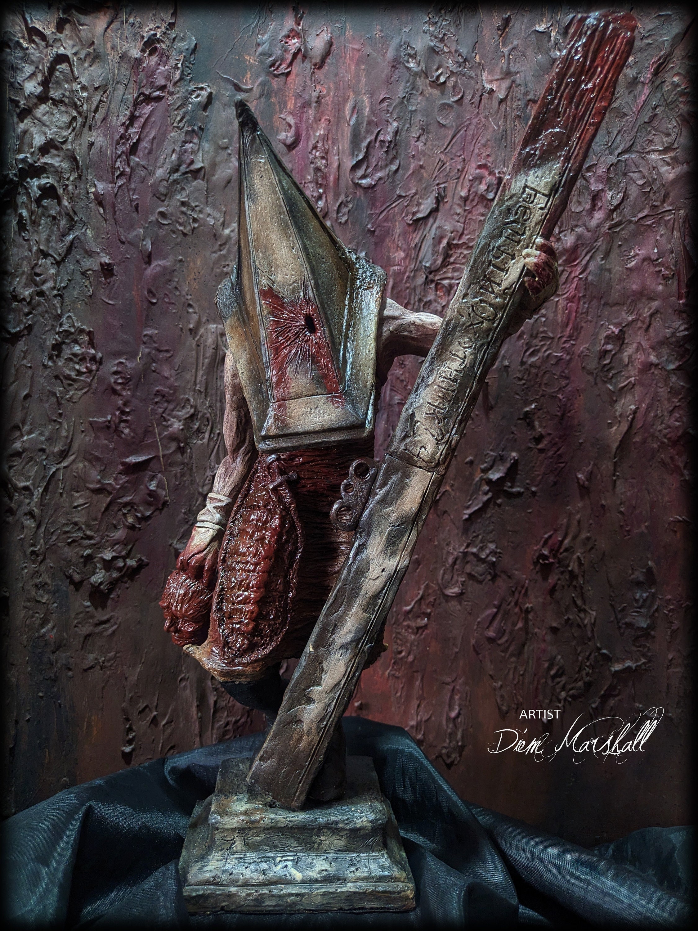 Edit of White Pyramid Head, the concept Masahiro Ito (Pyramid