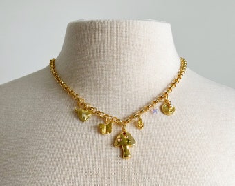 Pilz Fee Charm Halskette | Vergoldete Charm-Kette | One of a Kind Mixed Charm Halskette