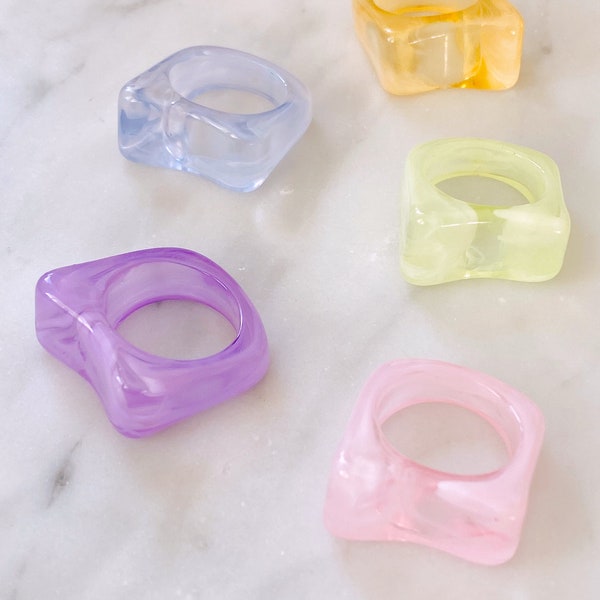 Jelly Ring rectangulaire | Grosse bague en acrylique transparent | Taille US 7