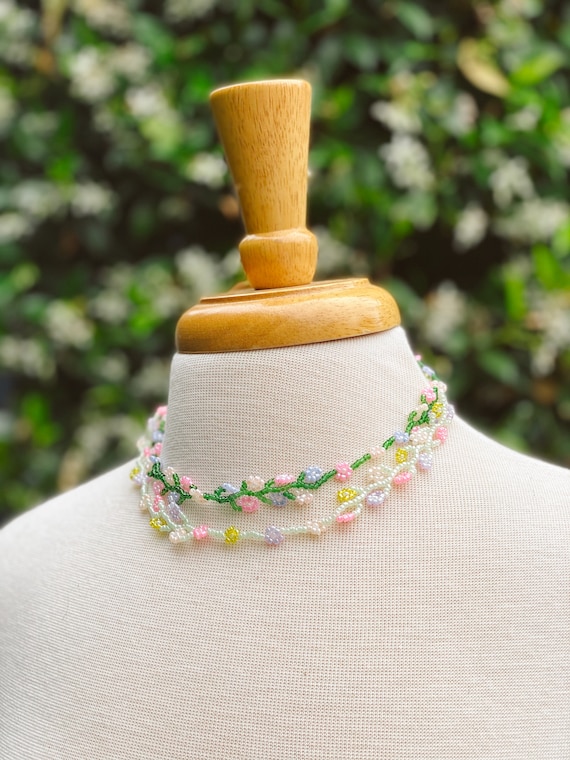 Beaded Flower Choker Necklace | Fun Family Crafts