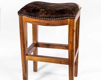 Rustic Western Cowhide Saddle Stool – Solid Wood Leather Hide Barstool for Bar, Kitchen & Ranch Decor