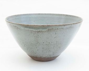 Salad bowl Ø 25 cm // Handmade ceramics // Ceramic dishes // Porcelain // real celadon // Hand-turned // Bowl // Serving bowl