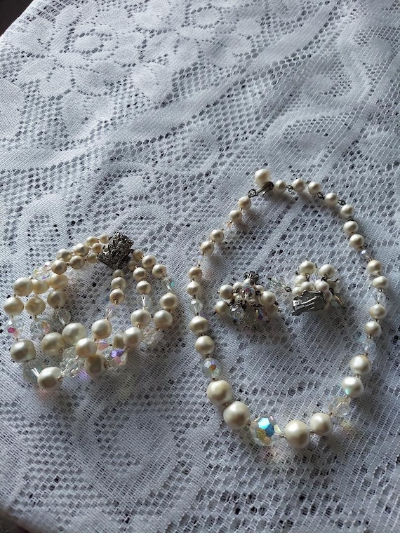 Laguna necklace, bracelet, and earrings