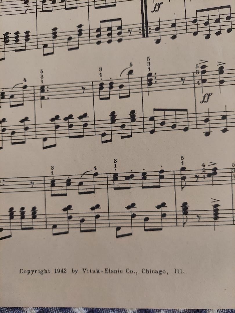 Vintage sheet music for piano. Copyright 1942 Etsy.de