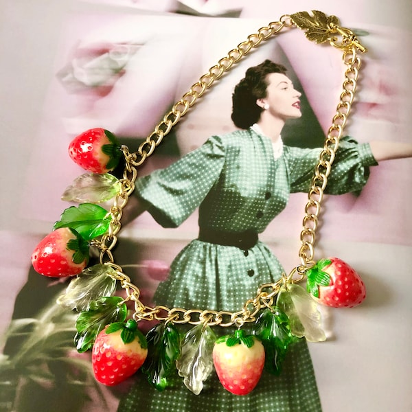 Collier Strawberry Fields - « Strawberry Delights Collection »