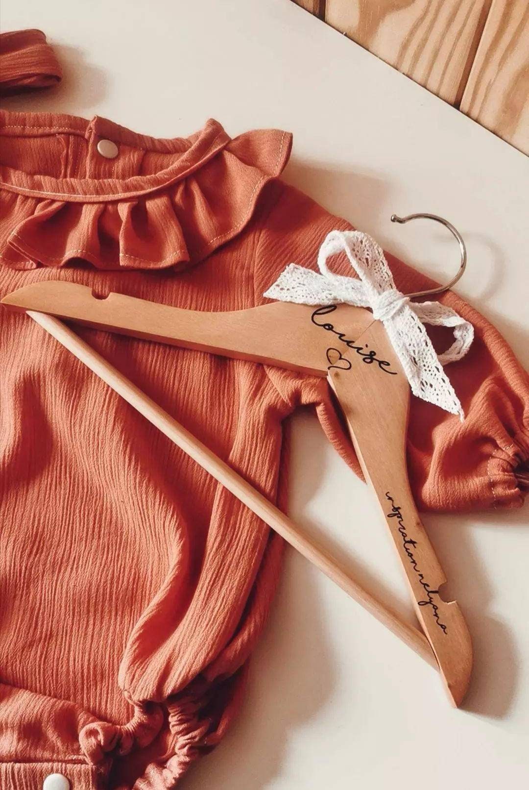 Cintre Mariage, Baptême , Autocollant Personnalisé Pour Cintre