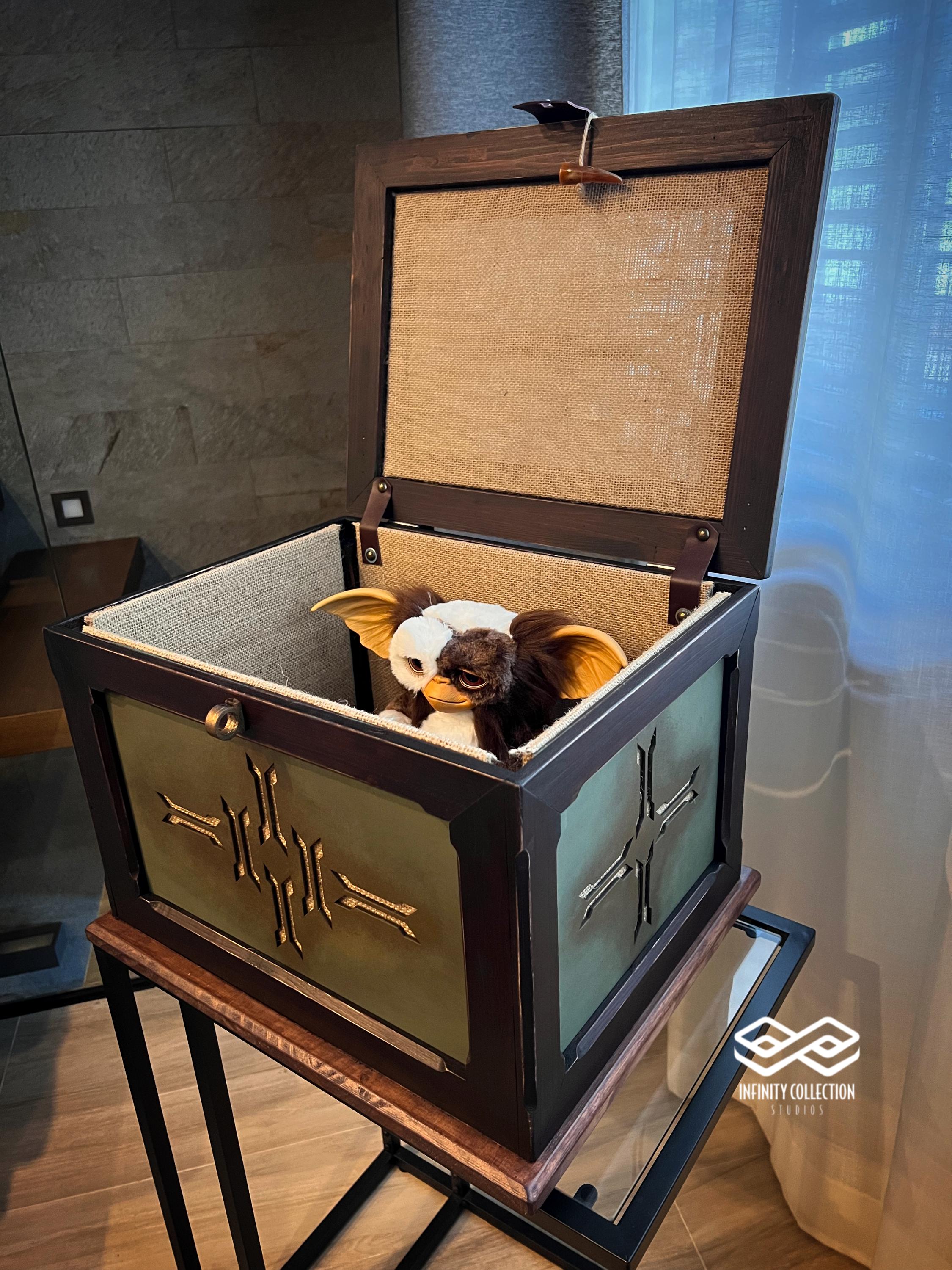 Deluxe Gizmo Chest Gremlins - Etsy