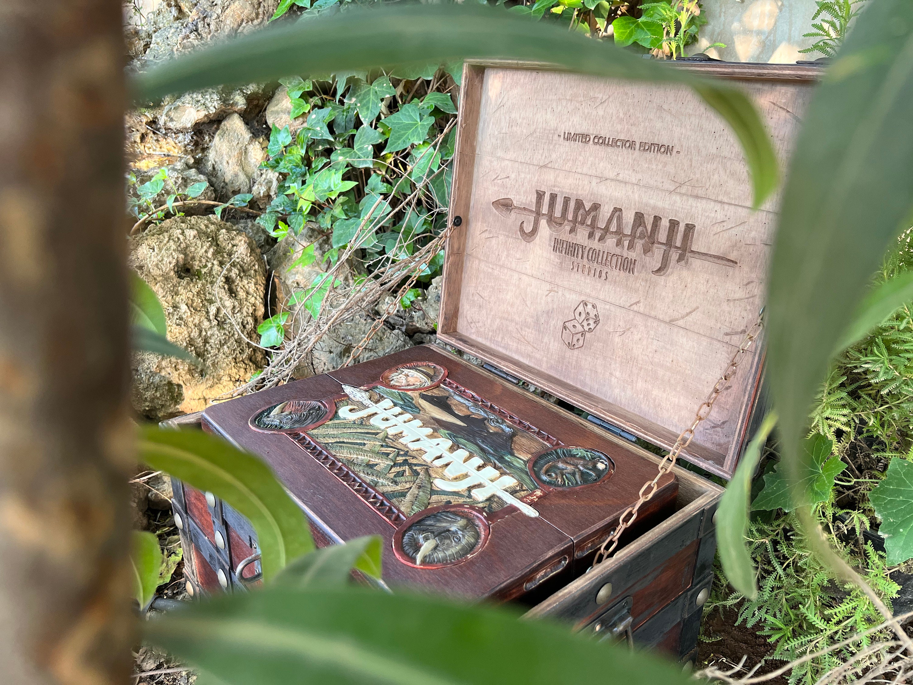 Deluxe Jumanji Brettspiel Collector Edition + Jumanji-Truhe