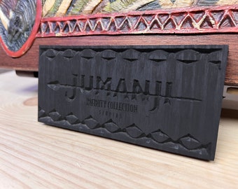 Exposantenstandaard voor replica Deluxe Jumanji-bord.