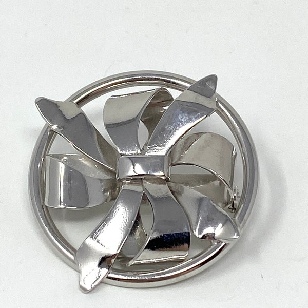 Vintage Signed KARU Silver Tone Bow Brooch in Circle