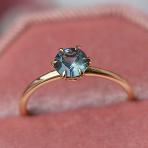 Aqua Blue Montana Sapphire Solitaire Engagement Ring 14K Gold,Six Prong Solitaire Engagement Ring,Light Blue Montana Sapphire Ring