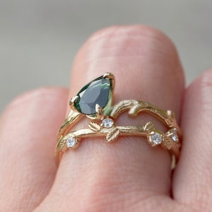 Nature Inspired Leaf Engagement Ring w/ Green Sapphire and Diamonds,Unique Sapphire Engagement Ring,Vine leaf Ring,Sapphire and Diamond Ring