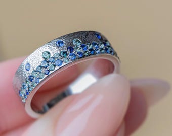Sapphire Wedding Band,Sapphire Wedding Ring,Mens Engagement Band,Unisex Engagement Ring,Mens Hammered Wedding Band,Gold Hammered Ring