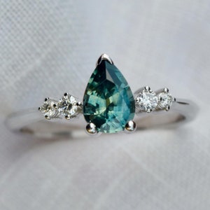 Teal Blue Montana Sapphire Ring 14K Gold,Montana Sapphire Engagement Ring,Montana Sapphire Pear Shape,Teal Sapphire Ring,Teal Green Sapphire