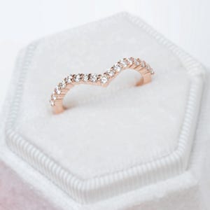 Diamond Contour Wedding Band 14K Gold,Chevron Wedding Band, Pointed Wedding Band,Unique Wedding Band, Customized Wedding Band