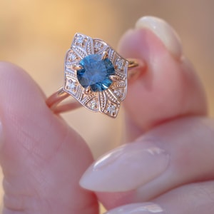 Art Deco Montana Sapphire Ring 14K Gold,Art Deco Engagement Ring Vintage,Montana Sapphire Engagement Ring,Art Deco Sapphire and Diamond Ring