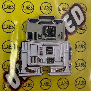 Broche R2-UN2
