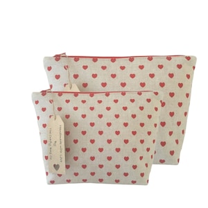 Handmade UK/ Valentines gift/Medium makeup bag/cosmetic bag/toiletry bag/gift for her/Red love heart/ linen look