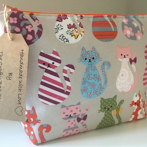 Medium makeup bag/cosmetic bag/toiletry bag/gift for her/handmade UK, pink cat print