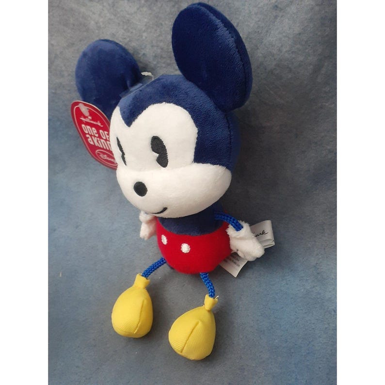 Peluche de Mickey Mouse estilo itty bitty, único en su tipo, de Hallmark. Nuevo con etiquetas. (8 pulgadas). imagen 4
