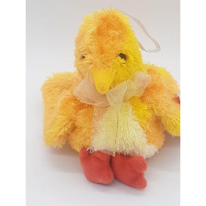 TY Basket Beanie &quot;Chickie&quot; the Yellow Chicken (4 inch) Easter Decoration