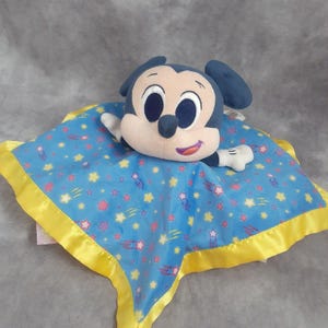 Manta sensorial de seguridad Disney Mickey Mouse Lovey - Usada en buen estado imagen 2