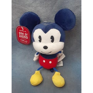 Peluche de Mickey Mouse estilo itty bitty, único en su tipo, de Hallmark. Nuevo con etiquetas. (8 pulgadas). imagen 1
