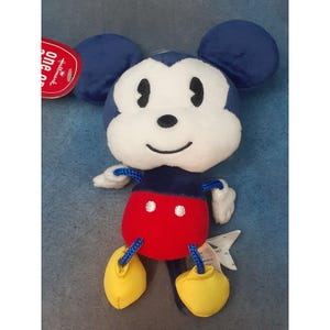 Peluche de Mickey Mouse estilo itty bitty, único en su tipo, de Hallmark. Nuevo con etiquetas. (8 pulgadas). imagen 2