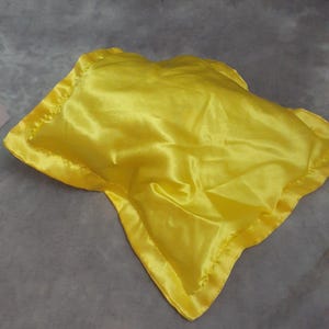 Manta sensorial de seguridad Disney Mickey Mouse Lovey - Usada en buen estado imagen 6