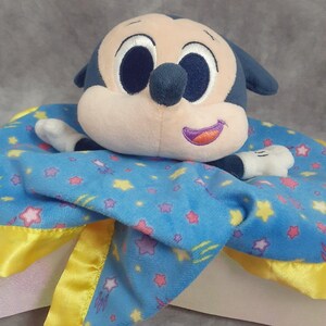 Manta sensorial de seguridad Disney Mickey Mouse Lovey - Usada en buen estado imagen 5