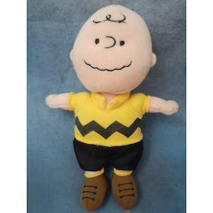 TY Charlie Brown Beanie Baby from Peanuts Collection - UK Version (8 inches)