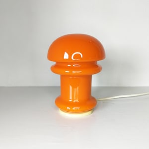 lampe champignon vintage de l&#39;ère spatiale, lampe de table suédoise en verre orange, design scandinave
