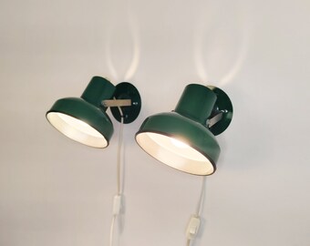 Pair of green 1970s wall lamps / reading lamps, vintage industrial Scandinavian design