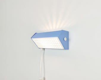 Aplique de pared azul claro brutalista vintage, sueco, lámpara de mesita de noche, diseño escandinavo
