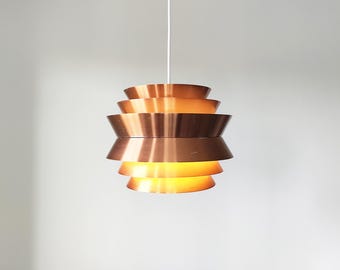 Miedziana lampa wisząca Trava zaprojektowana przez Carla Thore'a, skandynawski design z połowy lat 60. XX wieku
