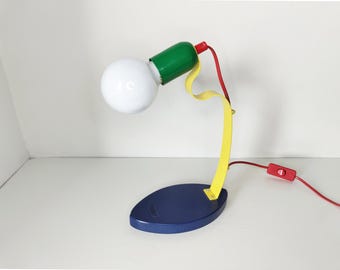 Lampa biurkowa w stylu pop-art, styl Memphis, postmodernistyczna, lata 80. XX wieku