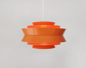 Duża, pomarańczowa lampa wisząca Trava, skandynawski design z połowy lat 60. XX wieku, z epoki kosmicznej