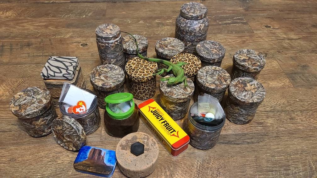 CONTENITORI GEOCACHE TUBO Mimetico. Pronto Da Posizionare Con Tronchi - Foto 3