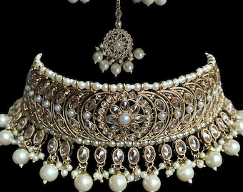 Conjunto de joyería nupcial Kundan: gargantilla Polki, tikka y pendientes