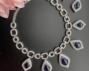 Gargantilla de plata con zafiro azul y diamante americano CZ