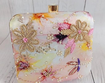 Pochette de soirée florale : sac de fête en perles pastel