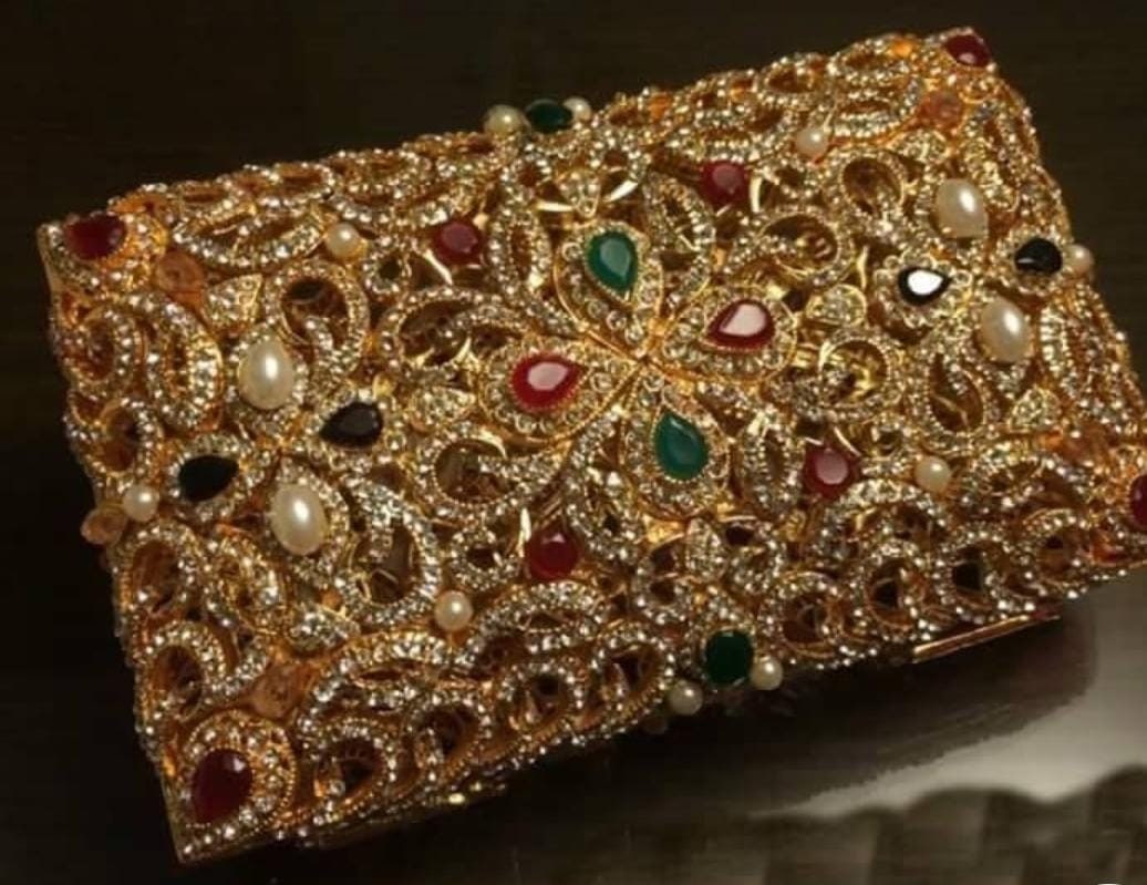 Pochette De Soirée Asiatique/pakistanaise En Cristal Doré Avec Pierres Diamantées - Style Clutch