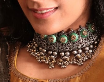 Gargantilla india de plata oxidada con pendientes jhumka: conjunto bohemio Sangeet